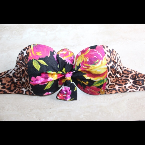 Victoria’s Secret strapless bikini tops - Picture 8 of 15